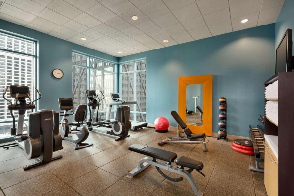 Hilton Chicago/Magnificent Mile Suites image 10