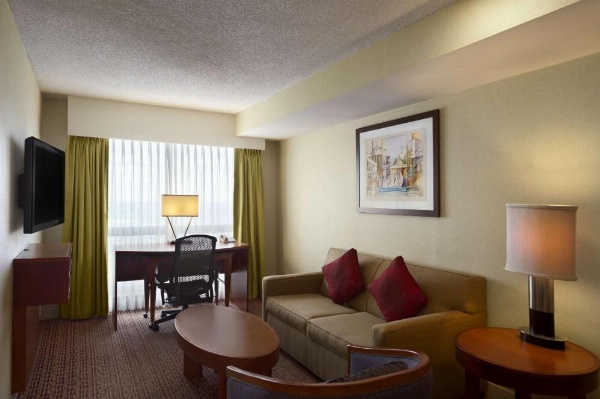 Hilton Chicago/Magnificent Mile Suites image 13