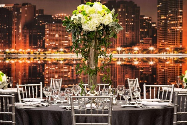 Hilton Chicago/Magnificent Mile Suites image 8